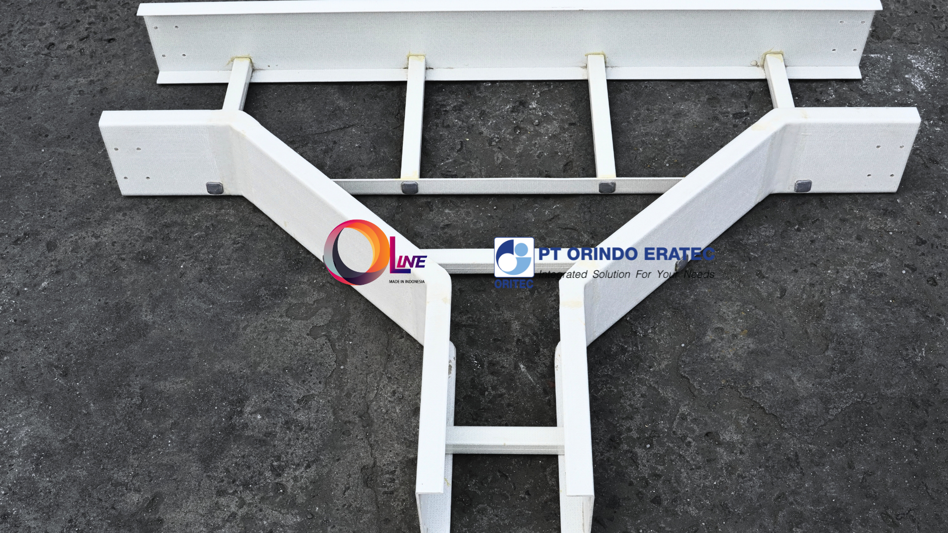 Horizontal Equal Tee Ladder; Size: Width=400mm, Height=150mm, Thickness=4mm; Radius=300mm, Light Grey; Polyester ISO Resin